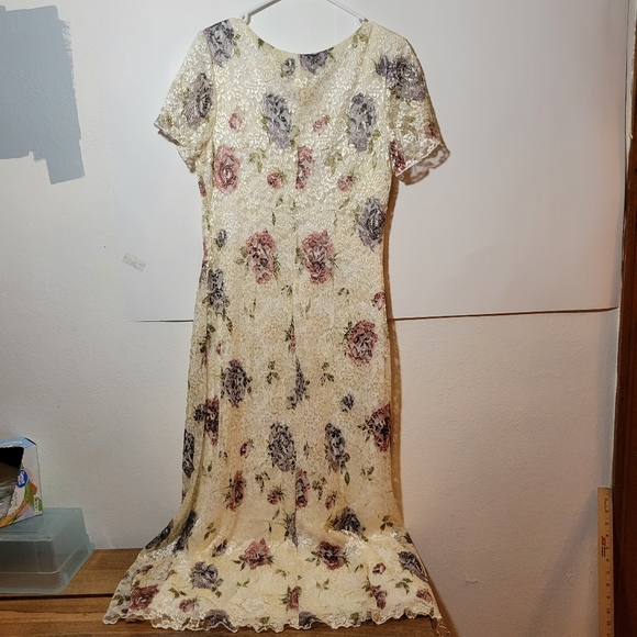 Ronni Nicole lace lined floral patterened dress Size 12 - Picture 2 of 5